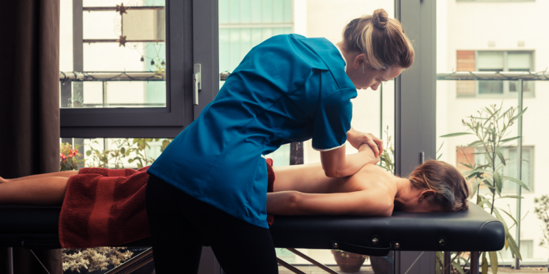 The complete guide on how to become a massage therapist